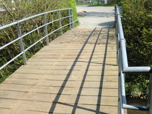3. Fußwegbrücke bei Kreisverwaltung Teltow Fläming / Nuthe