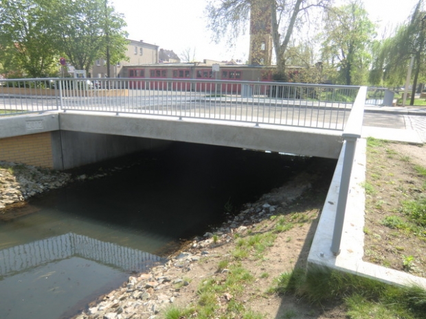 Fußwegbrücke an der B101 Bundesstraße Haag / Nuthe
