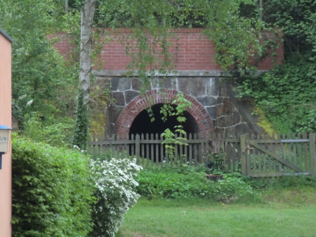 EÜ Strecke Berlin - Dessau / Weg durch den Bahndamm