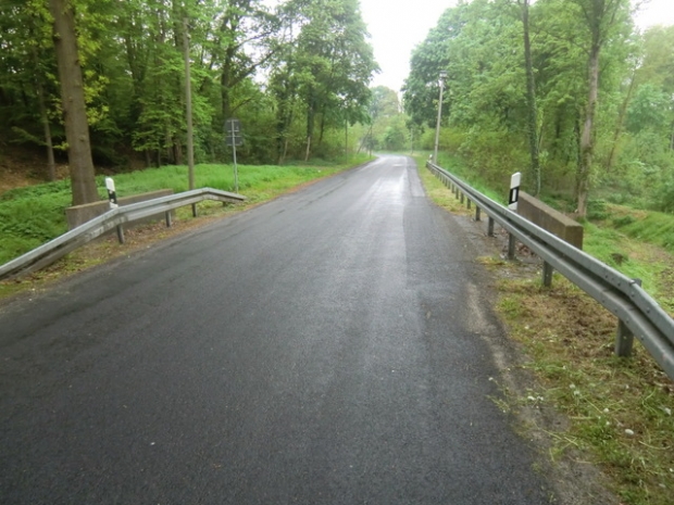 K6933 Borner Straßenbrücke / Graben