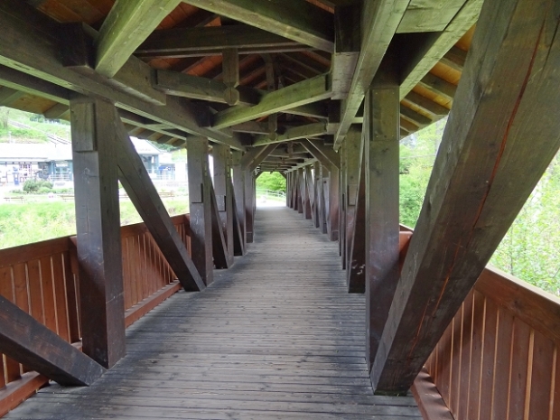 Fußwegbrücke An der Bergbahn / Schwarza