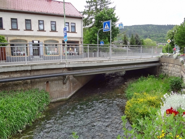 B88 Bahnhofstraßenbrücke / Rinne 