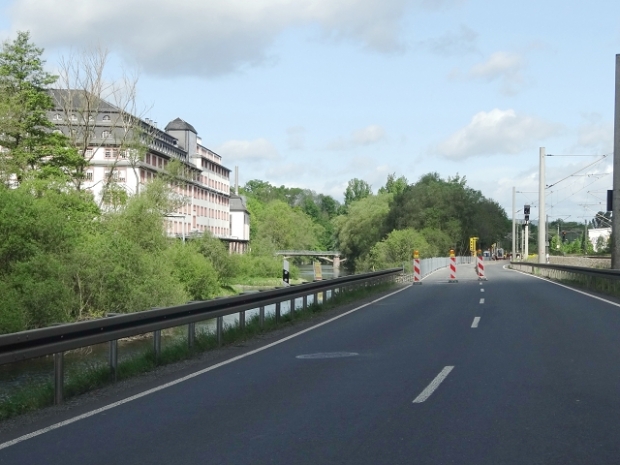 Straßenbrücke Neumühlenweg / Saale