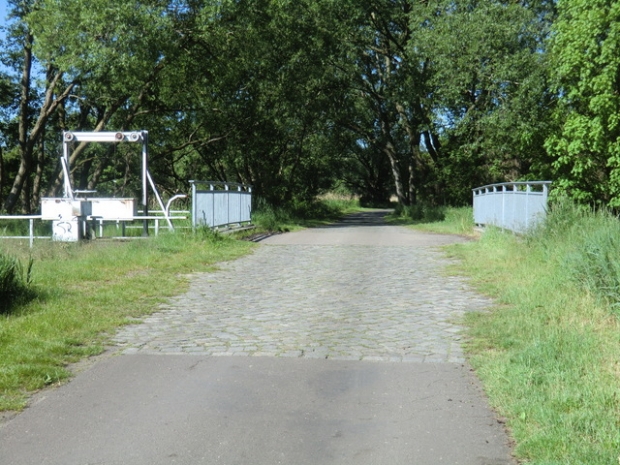 Meßdunker Straßenbrücke / Plane