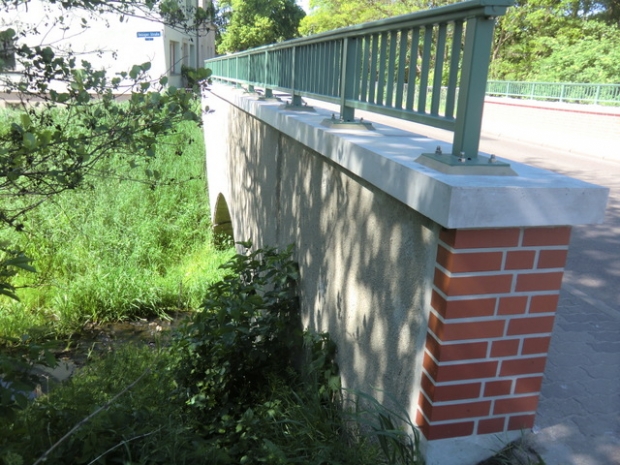B 102 Hauptstraßenbrücke / Frei- oder Schleusengraben
