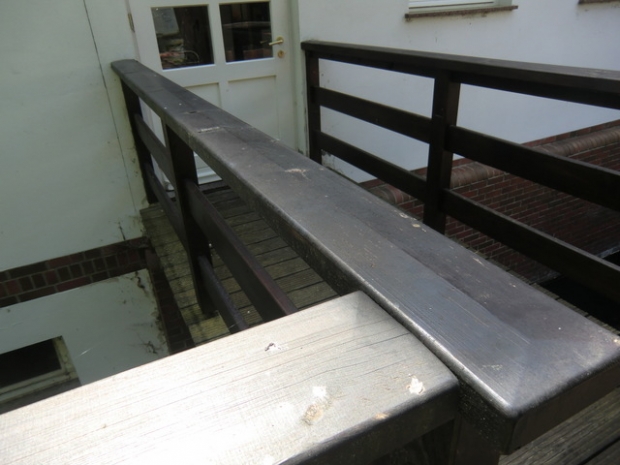 3. Hauszugangsbrücke / Teichabfluß