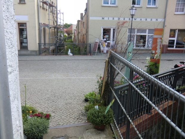 Straßenbrücke der Einheit / Belziger Bache