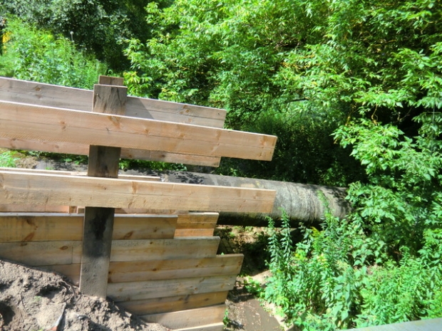 Rohrbrücke neben der BAS 38843