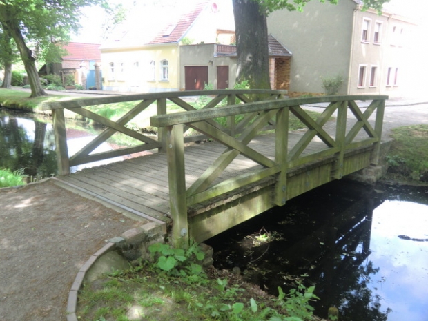 Fußwegbrücke Kietzstraße / Ablaufgraben Schwanenteich