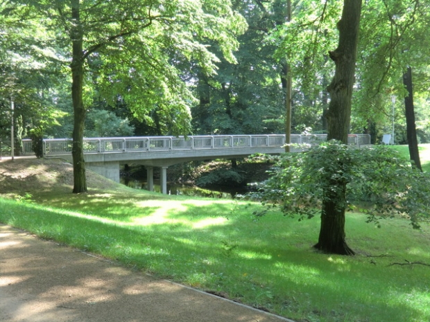 Rosengarten Zentralbrücke / Wehrgraben