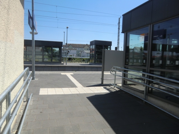 EÜ Strecke Berlin - Stralsund / Fußweg am Südende des Bahnhofes