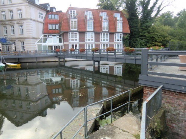 Fußwegbrücke östlich des Bergströmpavillions / Ilmenau