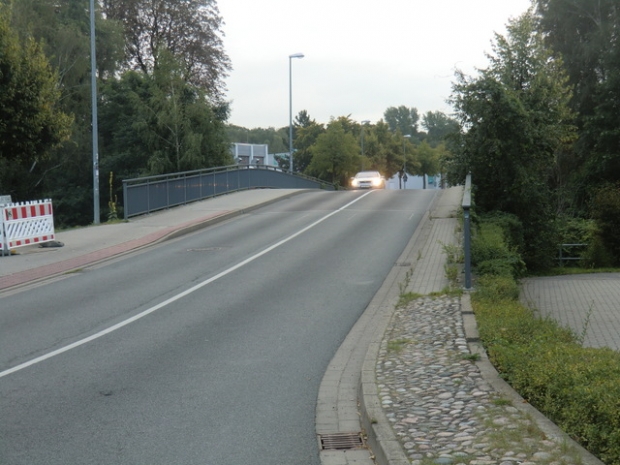Lise Meitner Straßenbrücke / Ilmenau und 1 Uferbegleitweg
