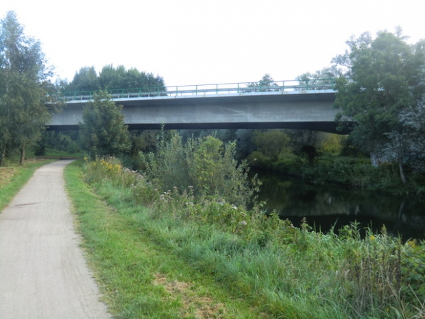 A 39 Autobahnbrücke Lüneburg - Hamburg / Ilmenau u. 1 Uferbegleitweg und ein Industriegleis