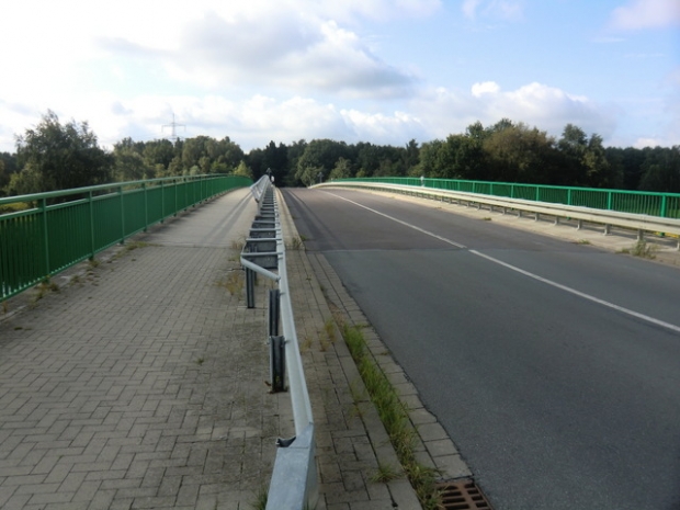 K 49 Kreisstraßenbrücke / Ilmenau und 1 Weg am Deich