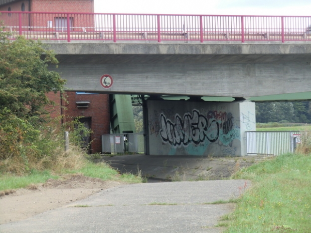 B 209 Bundesstraßenbrücke / Elbe - Seitenkanal