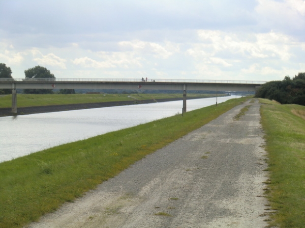 Ortsstraßenbrücke / Elbe - Seitenkanal