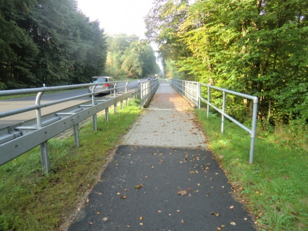 Radwegbrücke an der B 96 Hauptstraße / Graben zw. Krebssee u. Langersee