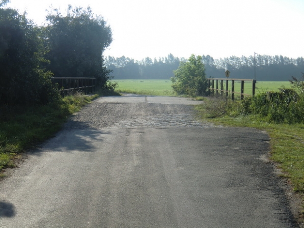 Berggstraßenbrücke / Abflußgraben vom Galenbecker See