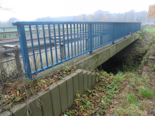 B 107 Bundestraßenbrücke / Schaugraben