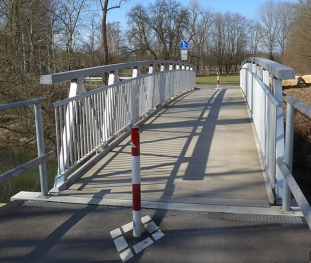 Fußwegbrücke südlicher Uferbegleitweg der Rems / Mühlkanal