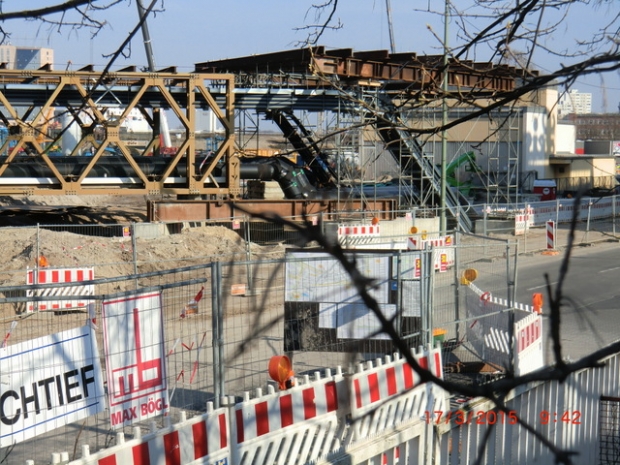 Rohrleitungenbrücke / A 100 Neue Verlängerungstrasse