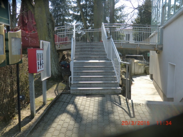 Fußwegbrücke Restaurant - Gartenhochplateau / Durchgang