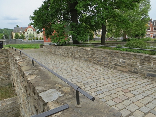 Fahrwegbrücke / Abflußgraben
