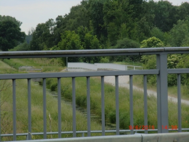 Feldstraßenbrücke / Allerentlaster 1,im Bildhintergrund