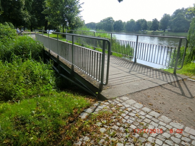 Fußwegbrücke / Uchteteilverlauf zum Stadtsee