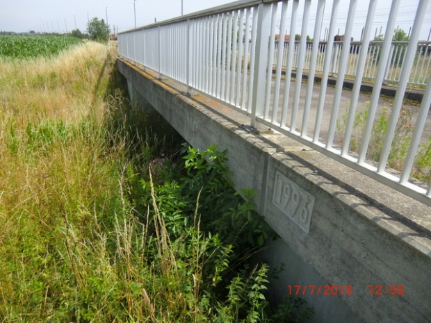 Nördliche Bahnbegleitwegbrücke / Zufluß zum Wallgraben