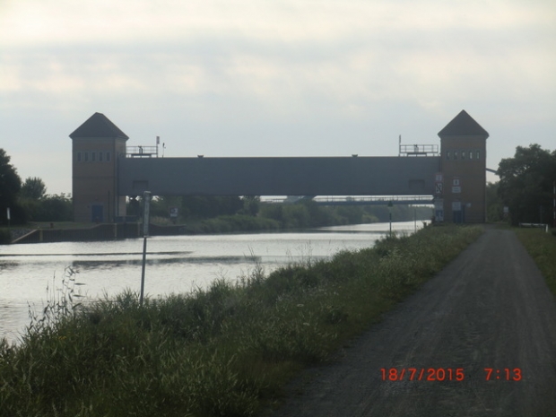 Sperrwerkswartungsbrücke / Mittellandkanal