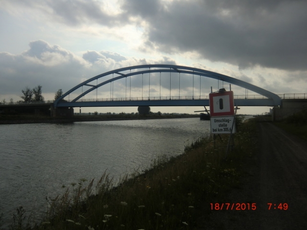 Straßenbrücke Zum Kanal südlich Wedringen / Mittellandkanal
