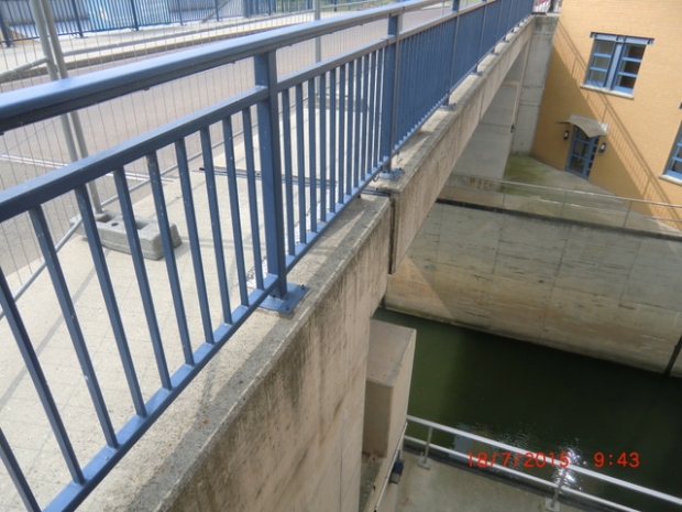 Straßenbrücke zur Schleuse / neuer Schleusenkanal Rothensee