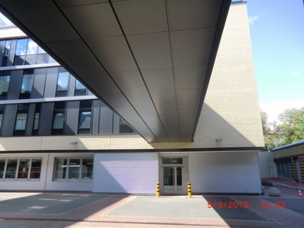 Fußwegbrücke im UKB Berlin / Betriebshof