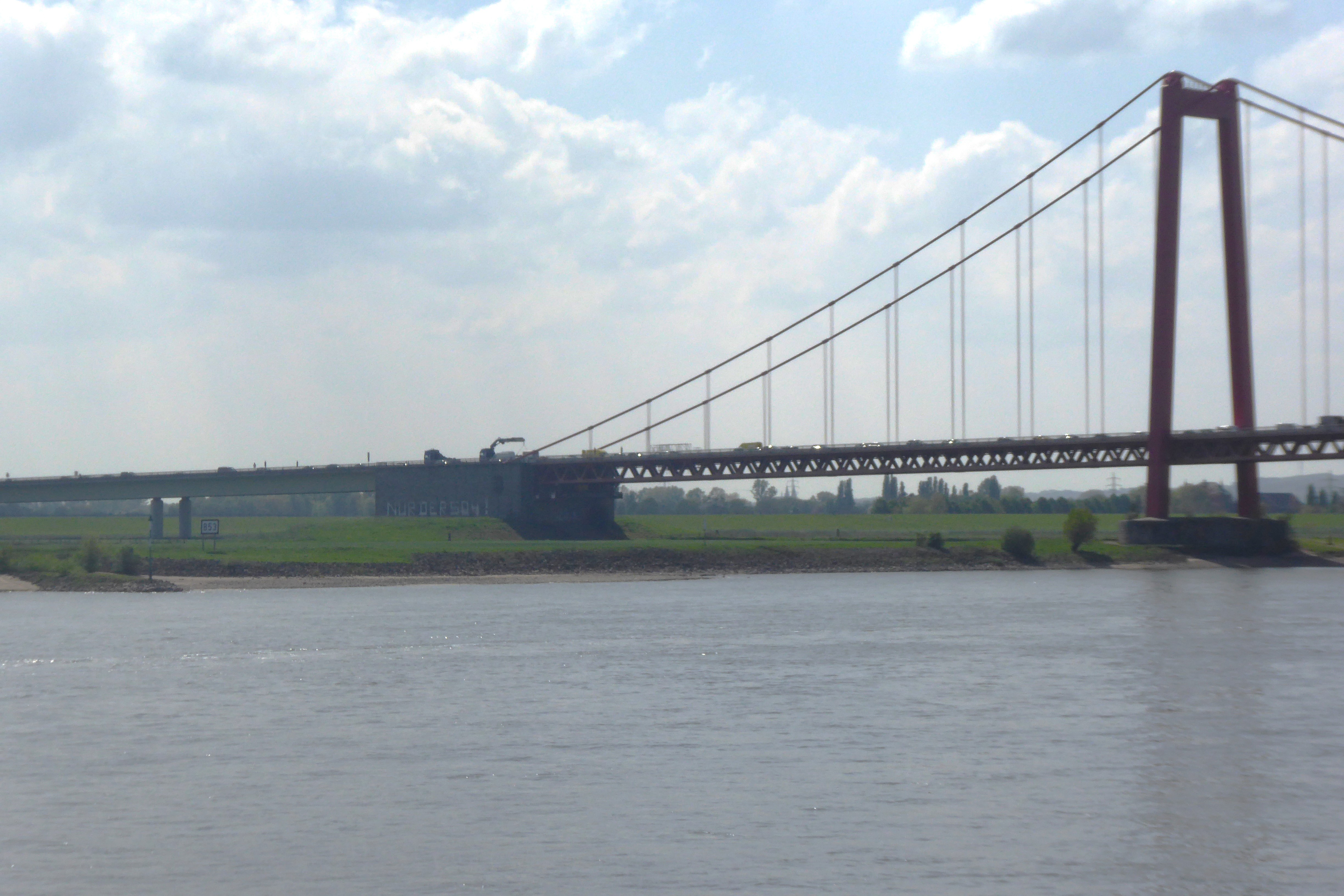 Rheinbrücke Emmerich, Ansicht von Osten