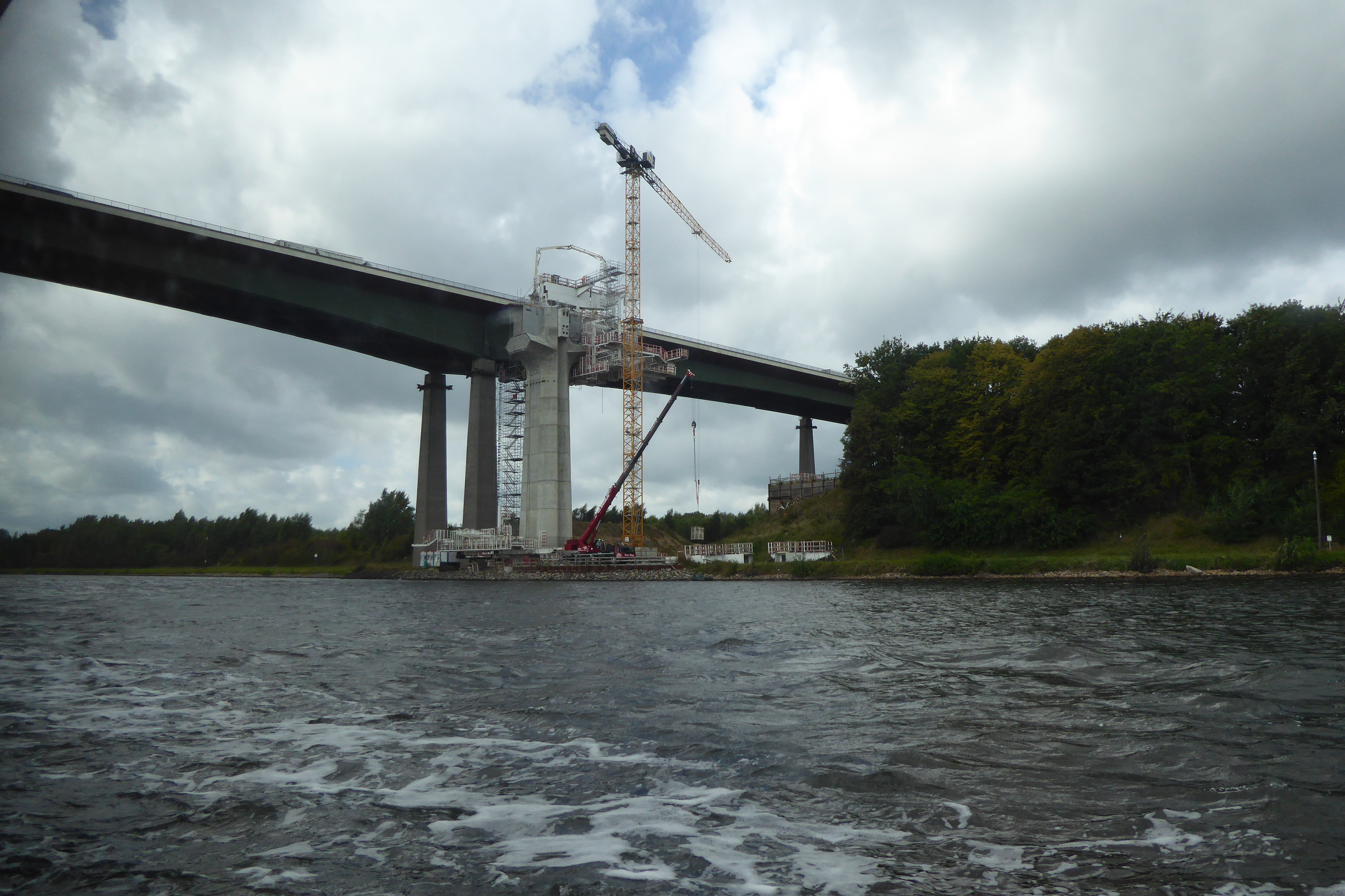 Hochbrücke Rader Insel (Europabrücke) mit Neubau, Blick von Osten