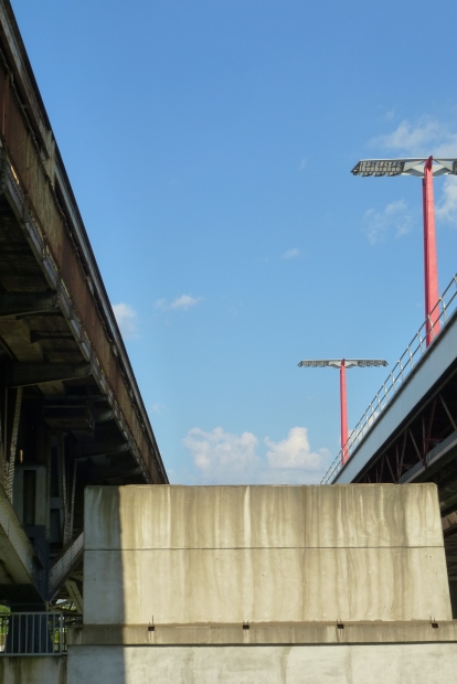 Unter der Rákóczi-Brücke (rechts)
