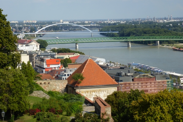 Neue Alte Brücke (vorn), Bl. von der Burg