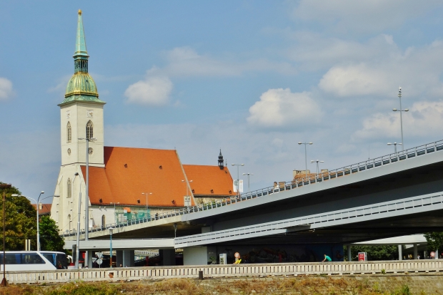 Nový most, Brückenrampe Stadtseite (Norden)