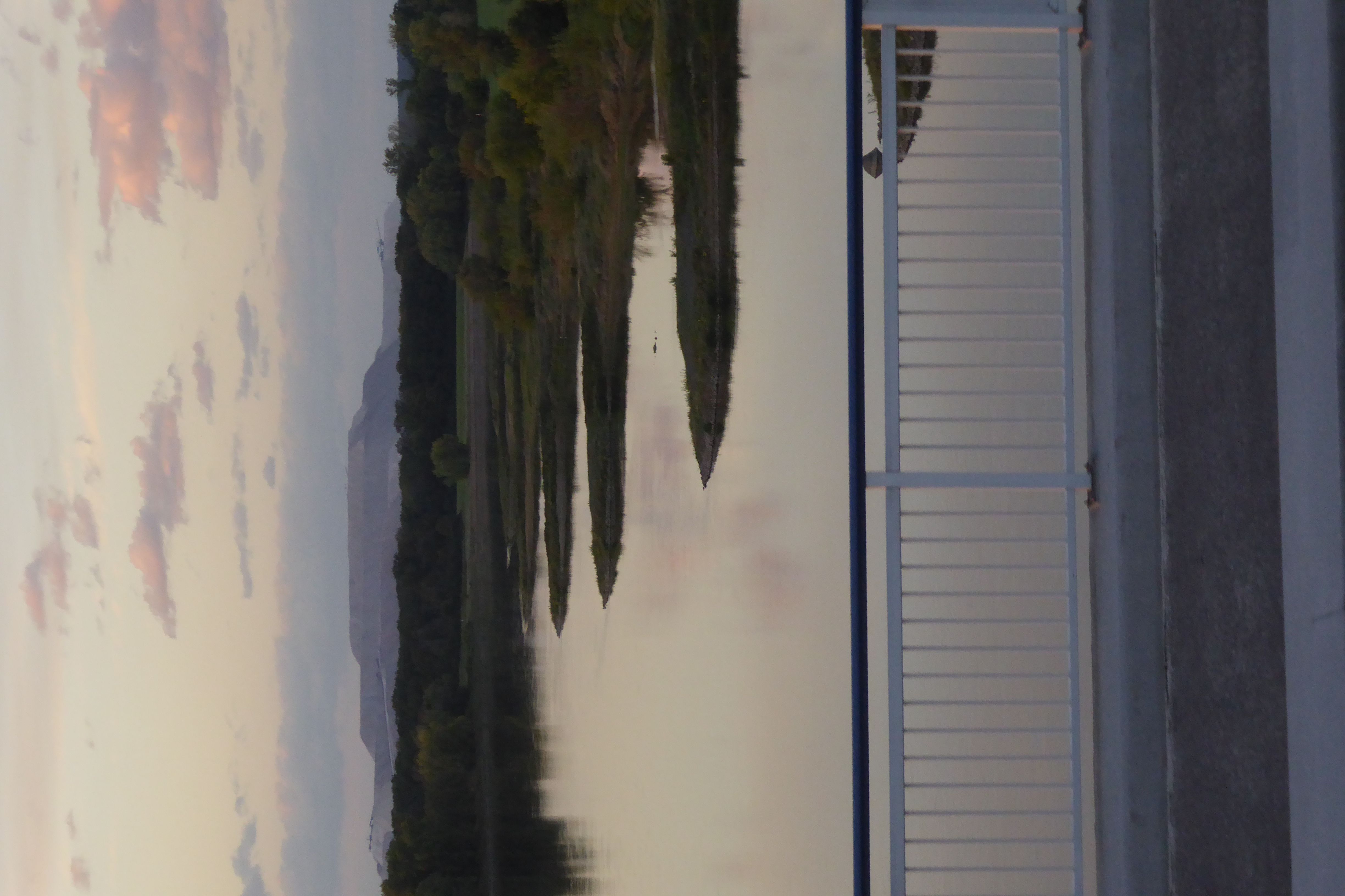 Mittellandkanal überquert Elbe im Wasserstraßenkreuz Magdeburg, Blick nach N auf die Elbe