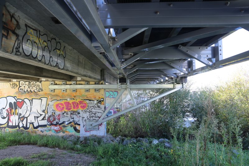 angebauter Fahrradweg