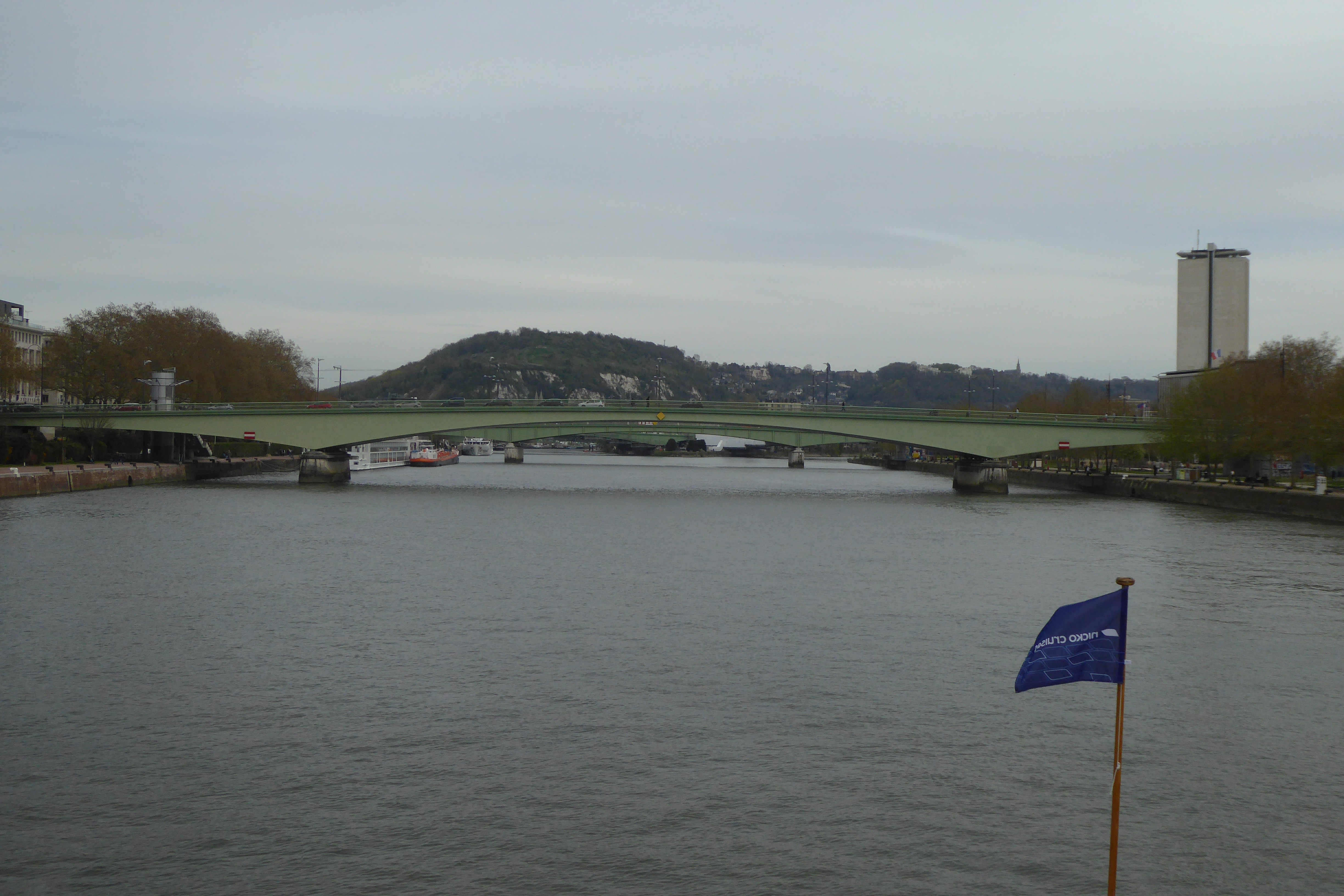 Pont Jeanne d'Arc, Ansicht v. W