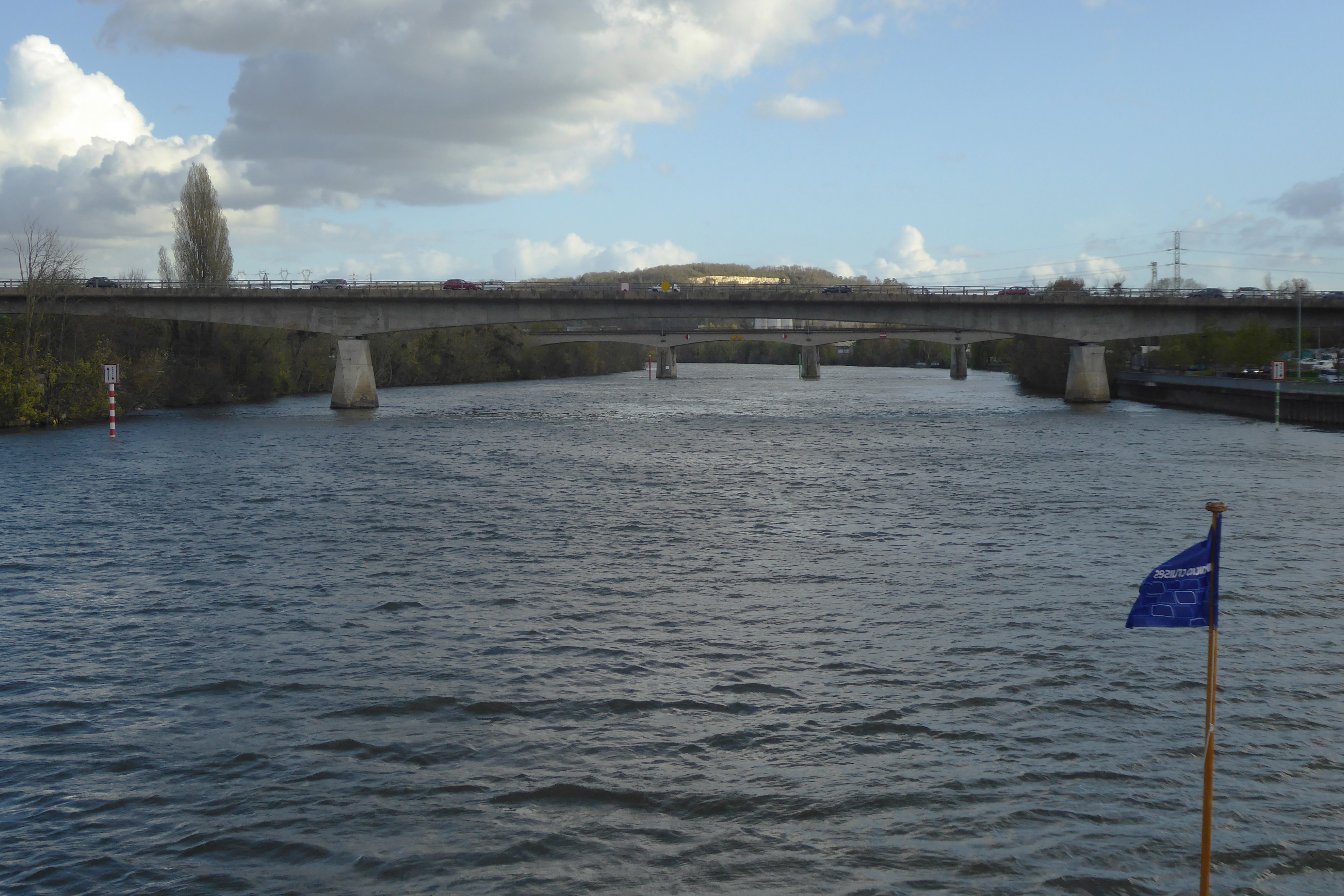 "Pont Neuf de Mantes" in Mantes-la-Jolie
