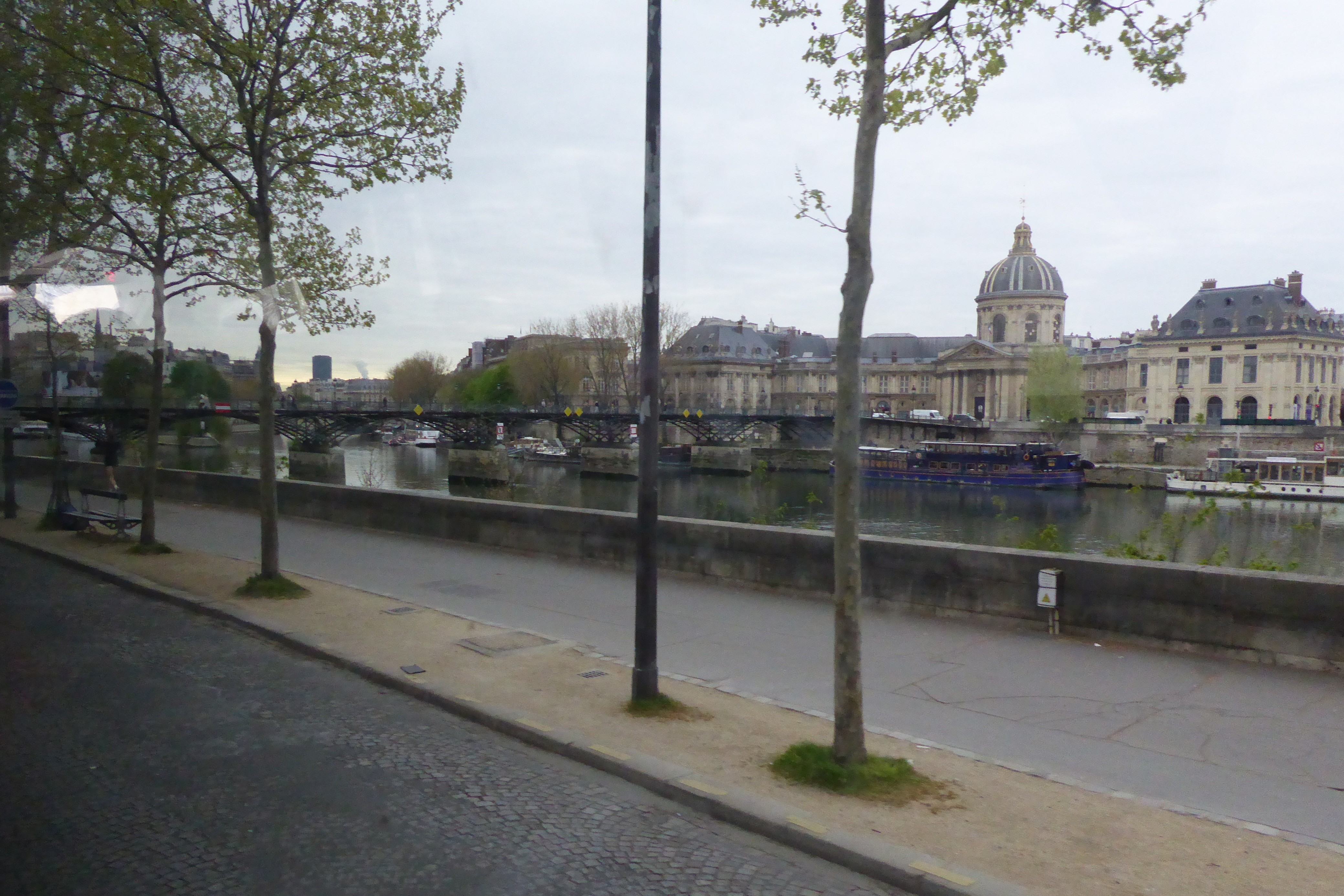 Pont des Arts, Blick v. N auf Institut de France