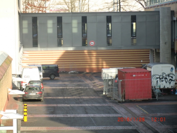 Fußwegbrücke im UKB Berlin / Betriebshof