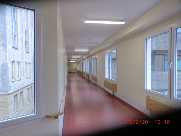 Hausverbindungsbrücke / Rahel Hirsch Weg