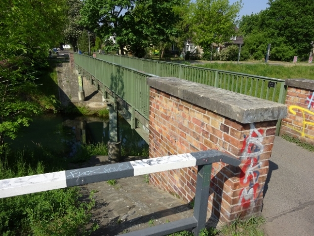 Fußgängerbrücke Bischofstalerstrasse / Wuhle