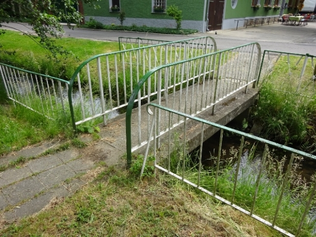 Fußwegbrücke nö der L851 Treuenbrietzener Straße / Meliorationsgraben