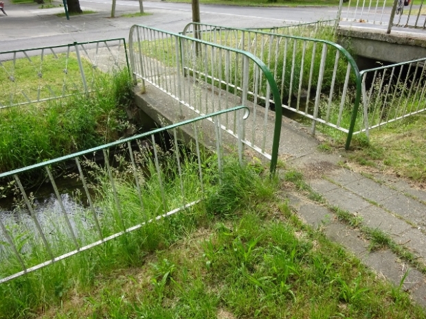Fußwegbrücke nö der L851 Treuenbrietzener Straße / Meliorationsgraben